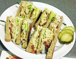 Jimmys_Kitchen_Chix_Salad_club