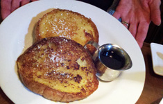 Nage_brunch_creme_brulee_french_toast